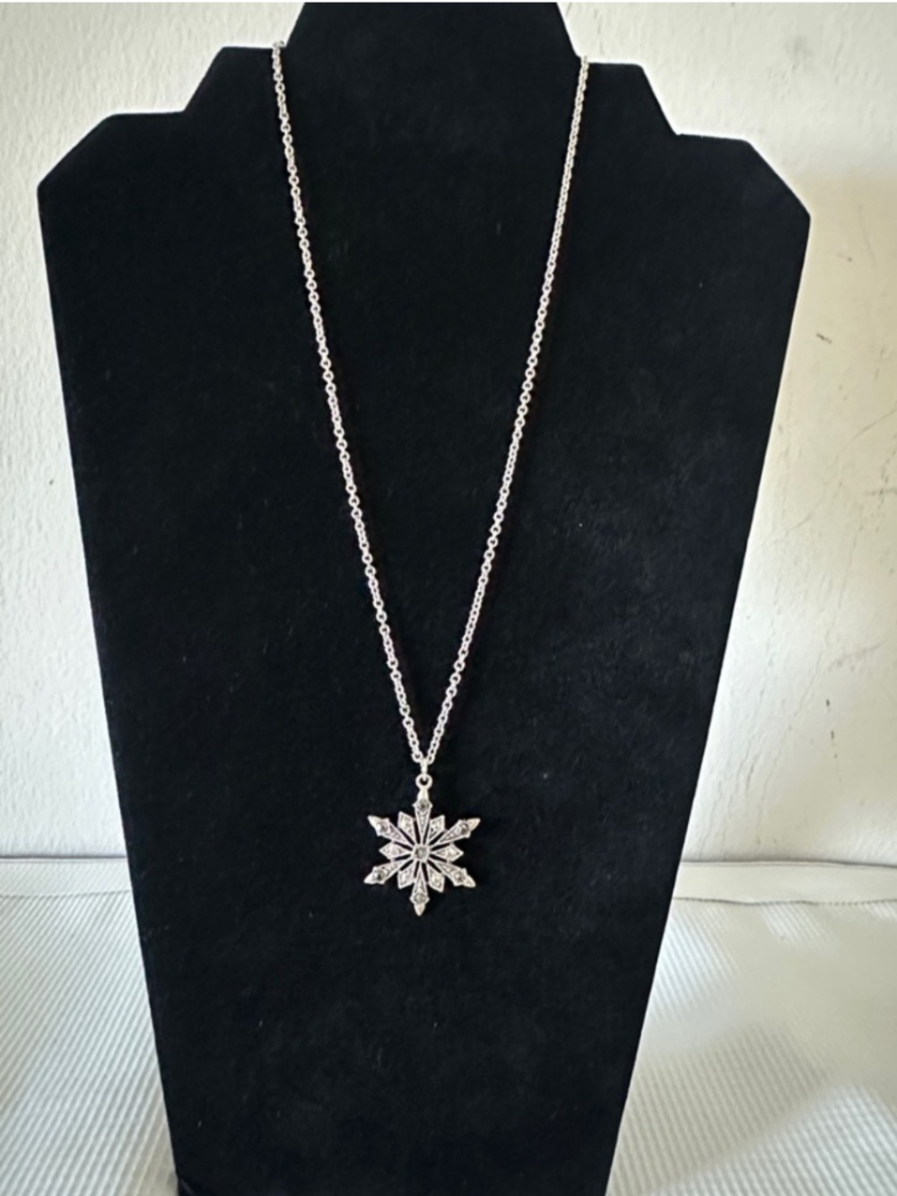 Silver Snowflake Pendant Necklace